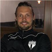 Multilingualer Betriebswirt und Fußballtrainer gibt Englischunterricht für alle Altersklassen